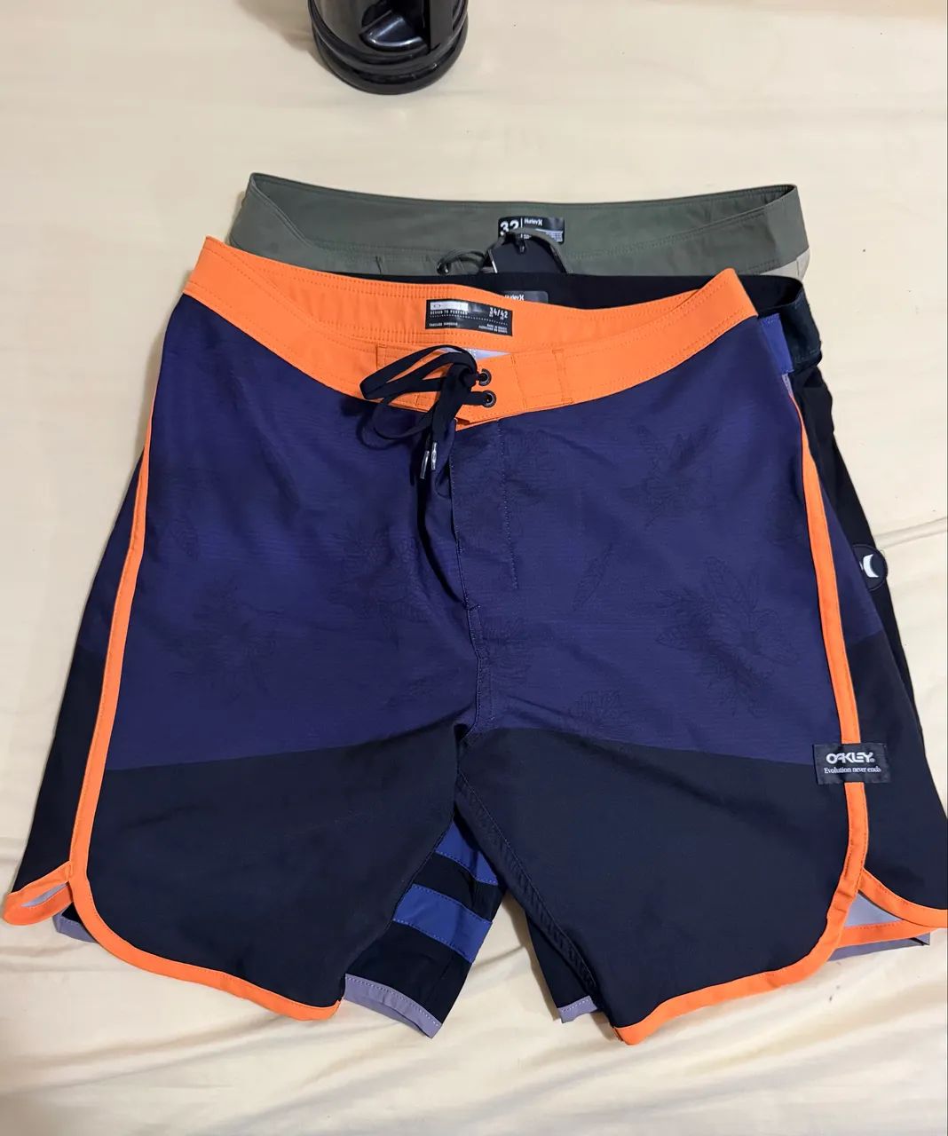 Bermudas surf Hurley e Oakley  - Foto 5