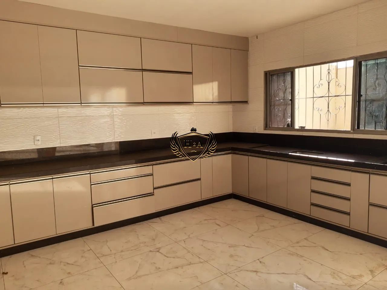 Sobrado com 4 Quartos no Bairro Jardim Cuiabá! - Foto 4