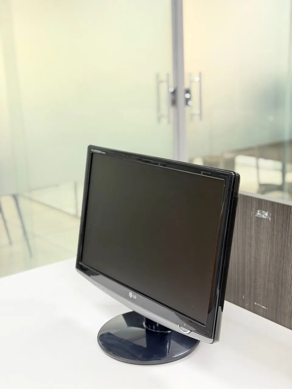 Kit 2 Monitores LG Flatron W1952TQ-PF 19 Polegadas - Foto 3