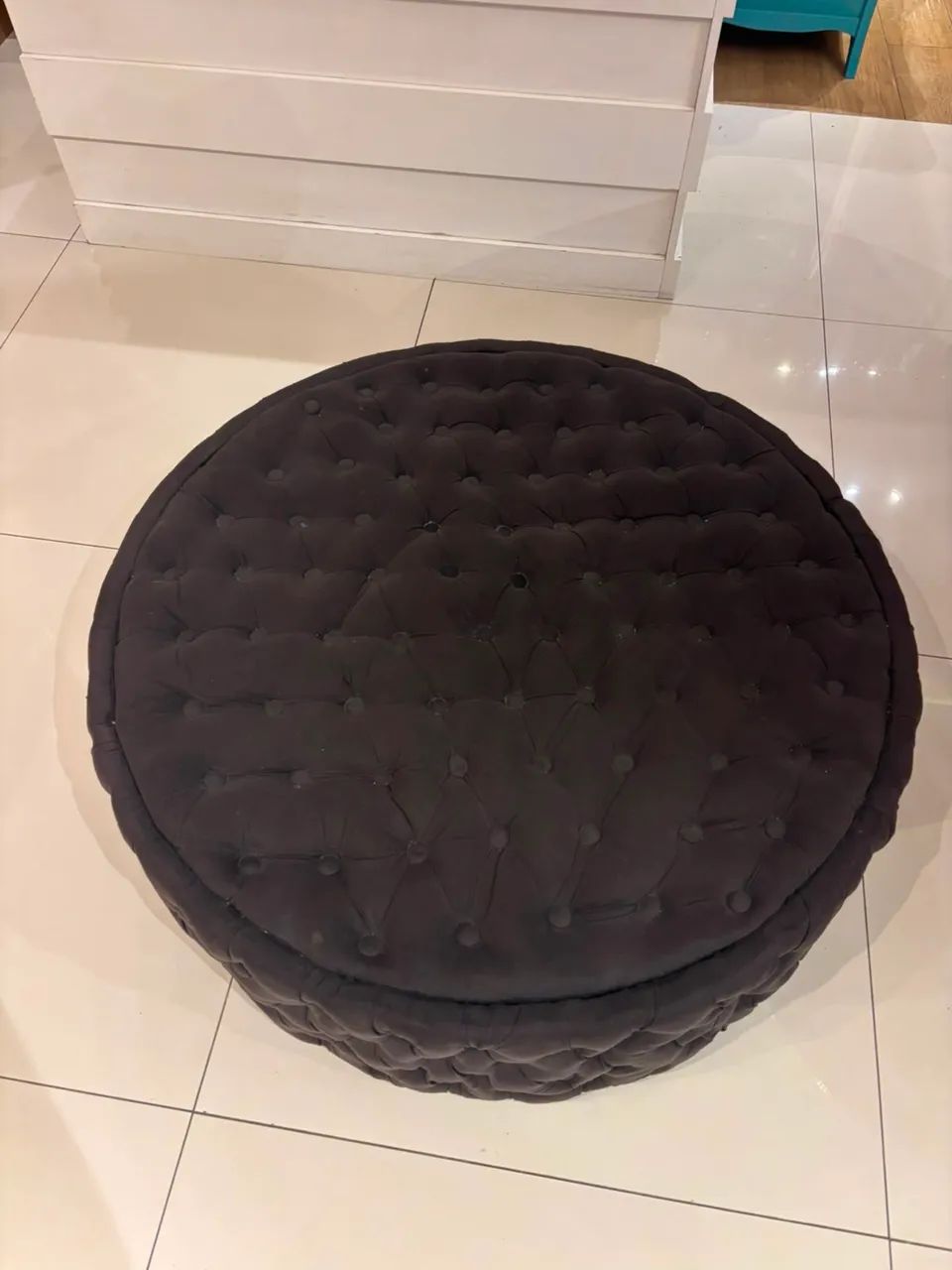 Mesa, Puff, bancada de vendas e espelho retrô  - Foto 4