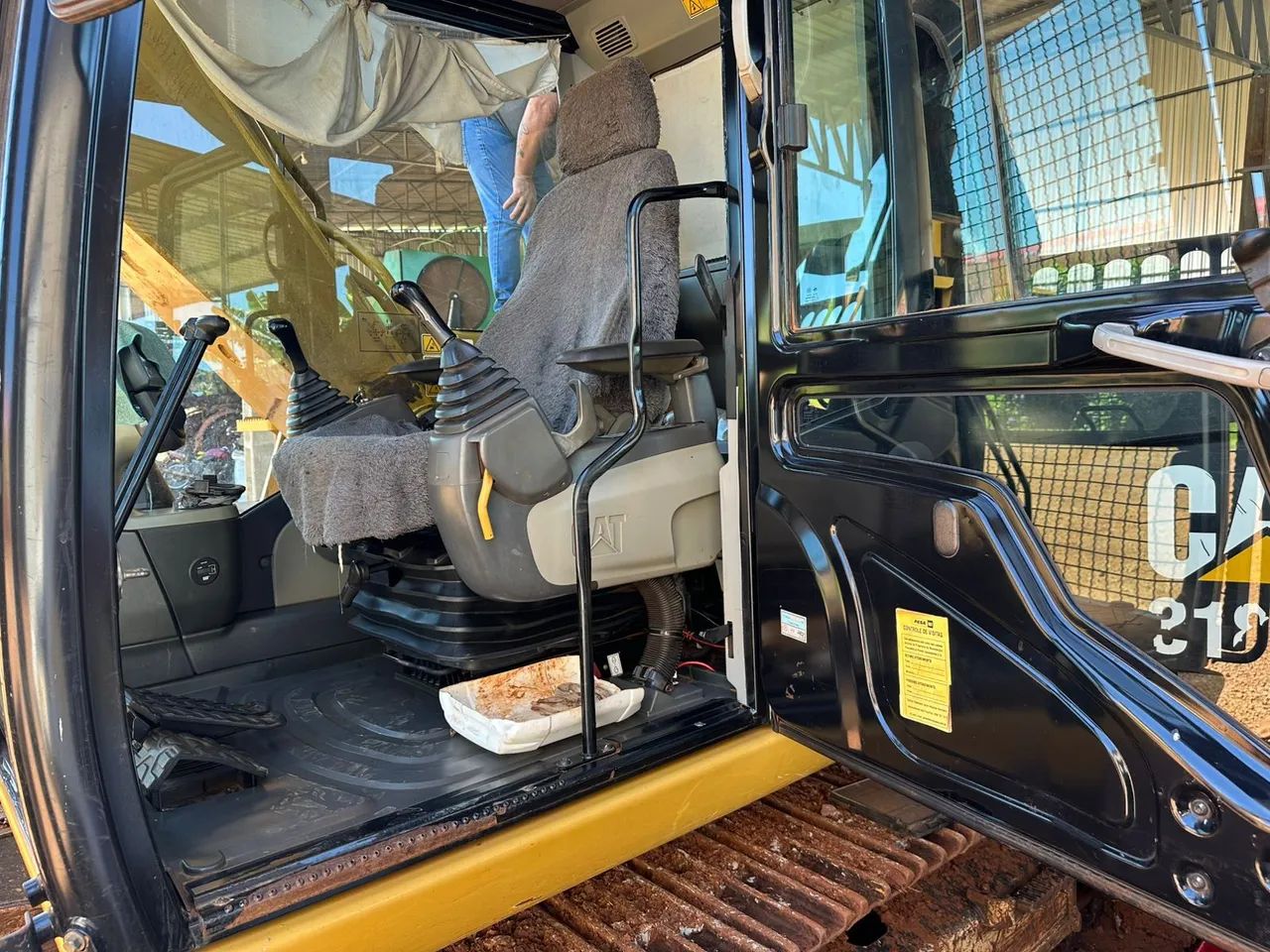 Escavadeira Caterpillar 318D - Foto 5