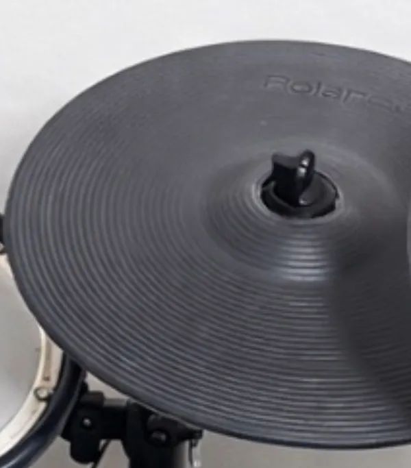 CY 13 R Roland - Instrumentos musicais - Recanto dos Dourados