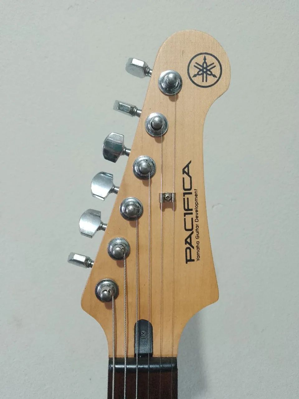 Guitarra Yamaha Pacífica PAC012 - Foto 4