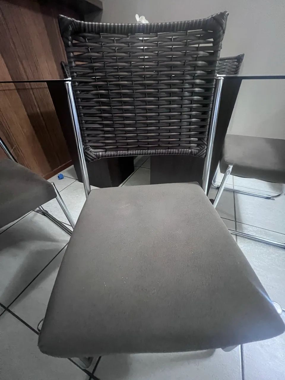 Mesa de jantar 6 lugares 1,6m X 0,9m  - Quase nova - Foto 2