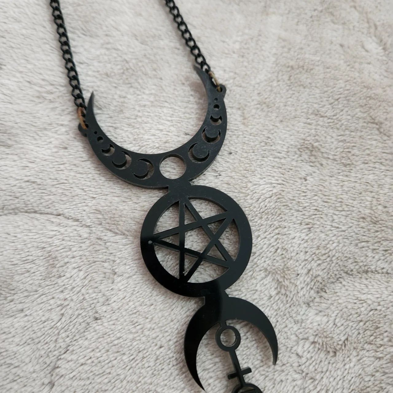Colar em acrílico Halloween Goth - Foto 5