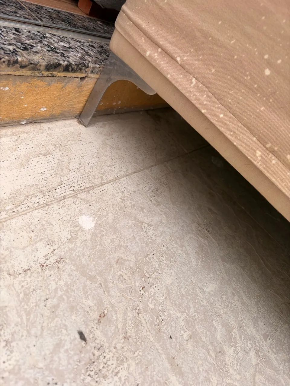Vende sofá 2 lugares mas cabem 3.  - Foto 5