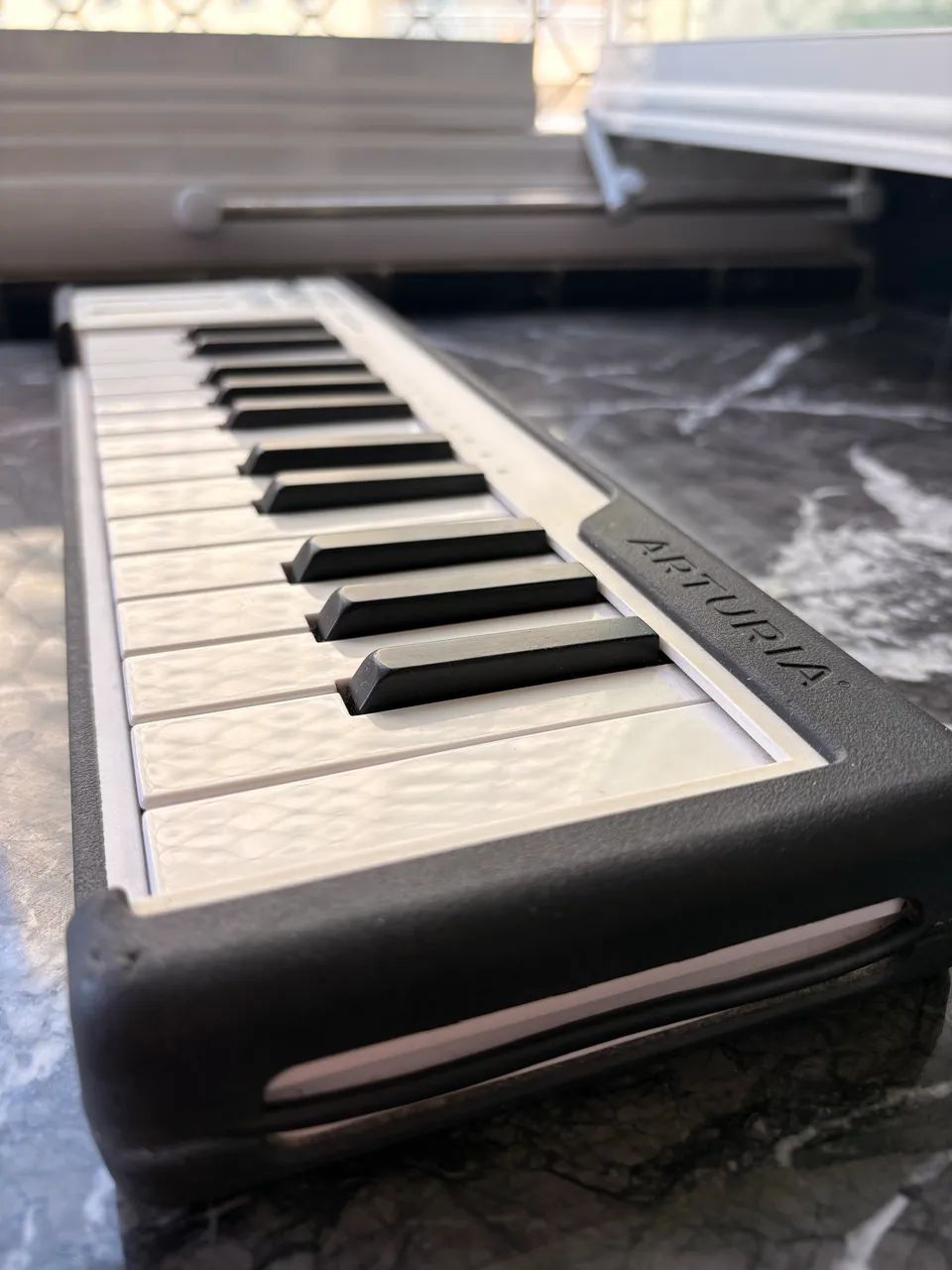 Controlador MIDI Arturia Microlab - Foto 2