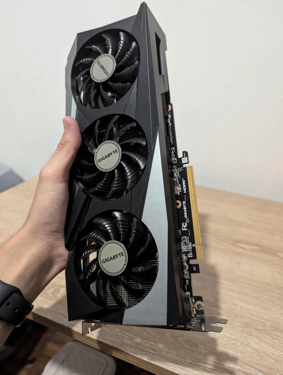 Placa AMD Gigabyte RX7600 - Foto 3
