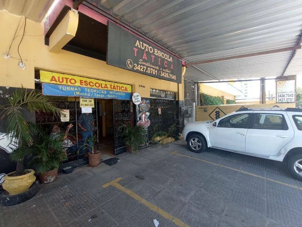 Prédio Comercial ou Residencial, 450m², para alugar ou vender com 6 salas (quartos), local - Foto 3