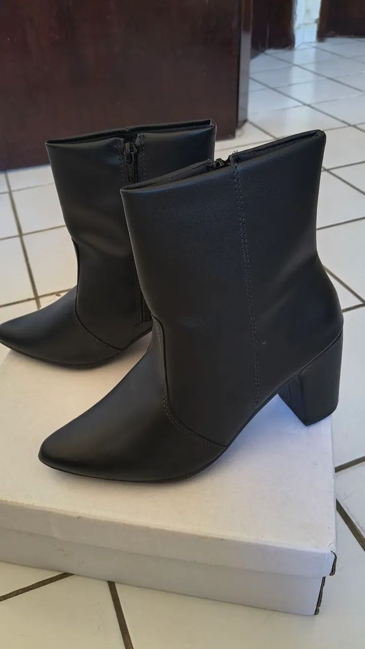 Bota feminina preta  - Foto 2