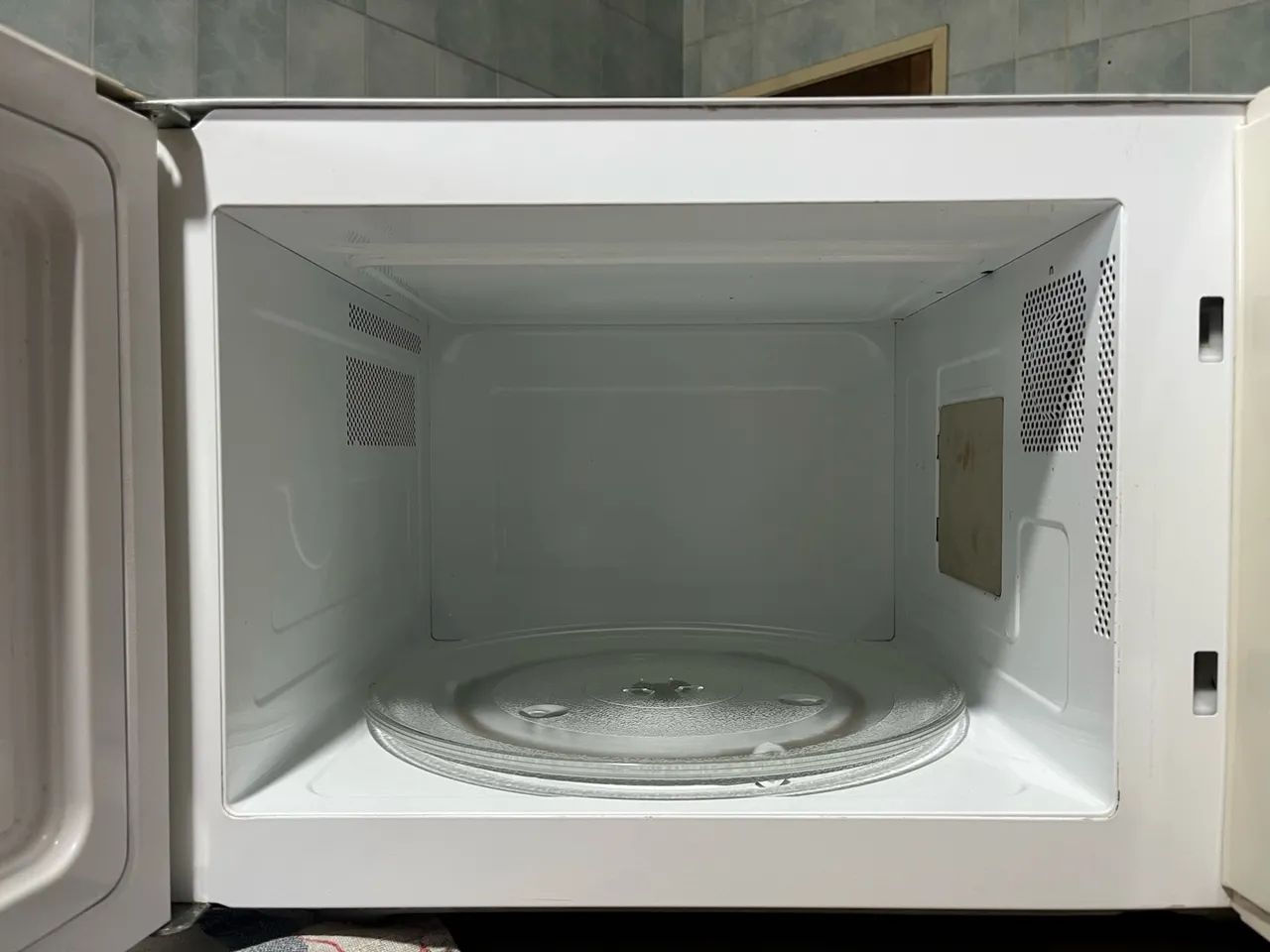 MICROONDAS ELETROLUX 31L - Foto 2