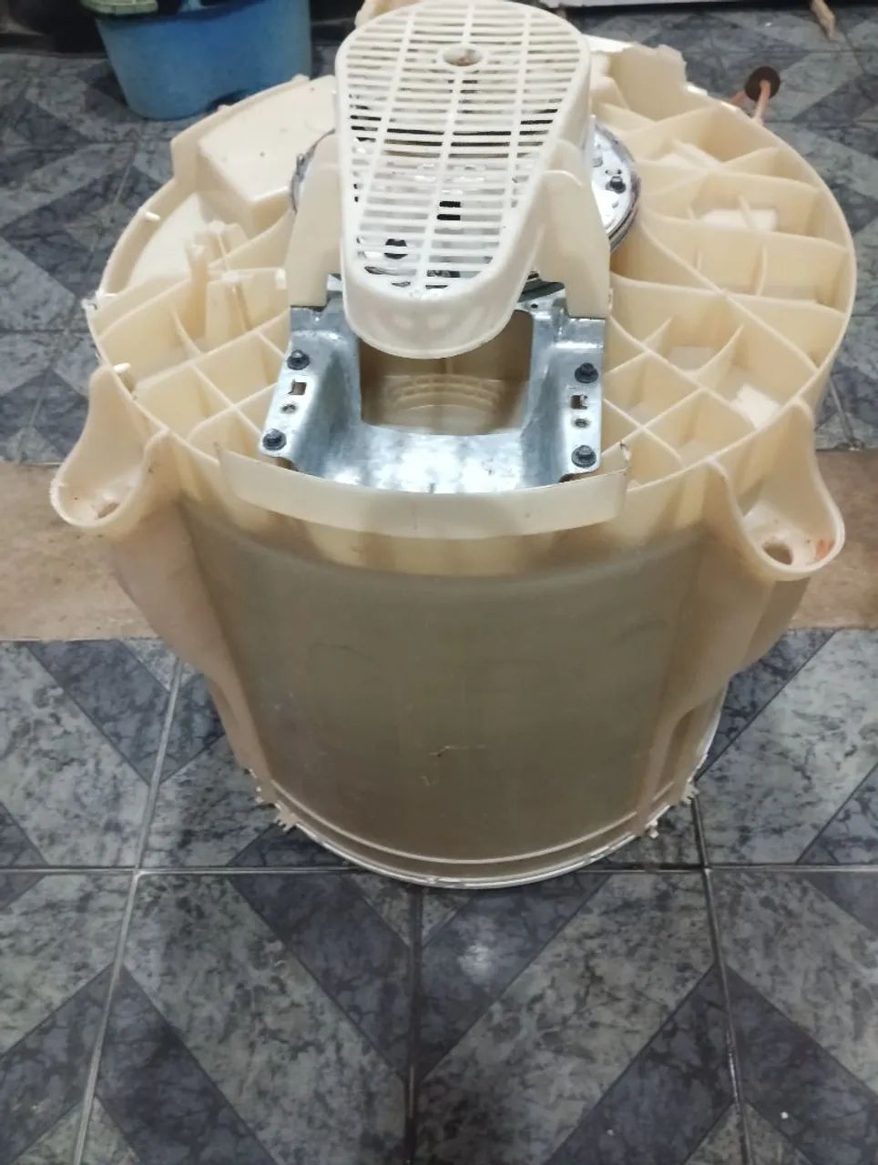 Cesto de lavar Eletrolux. Todo perfeito. Mecânica zerada  - Foto 4