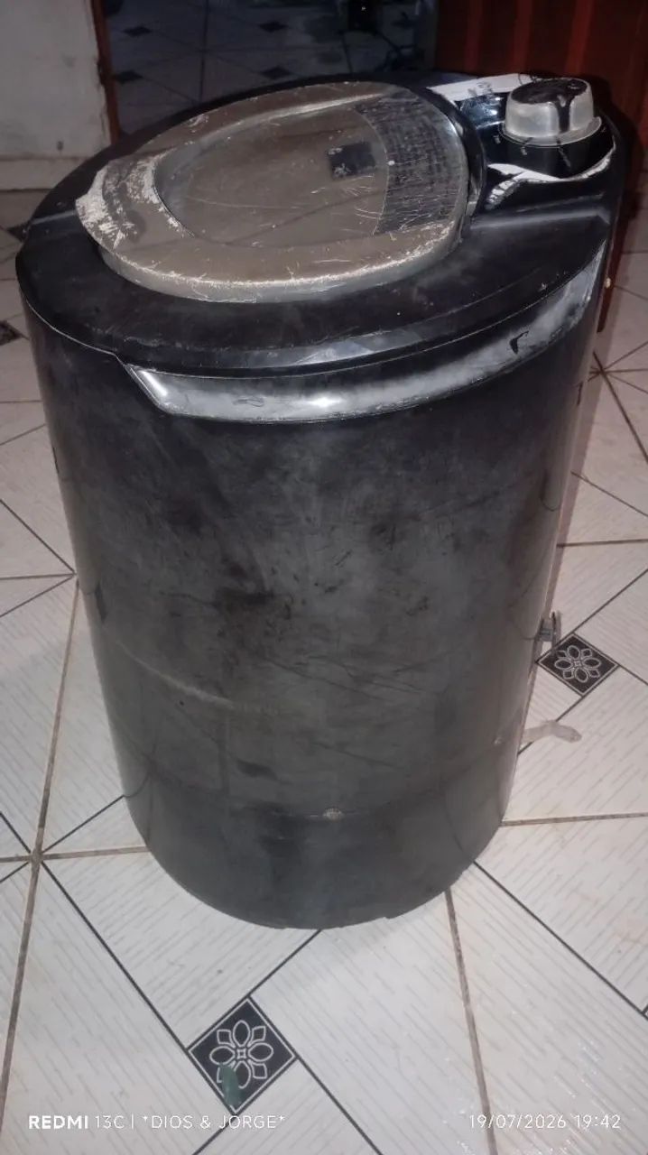 Vende-se centrífuga de 15 quilos funcionando perfeitamente marca Miller  - Foto 2