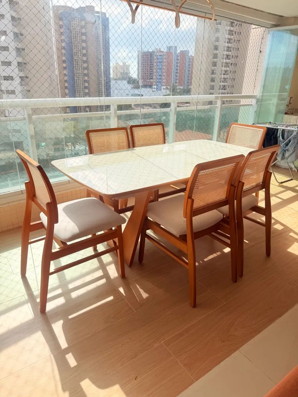 Vendo mesa e 6 cadeiras  - Foto 4
