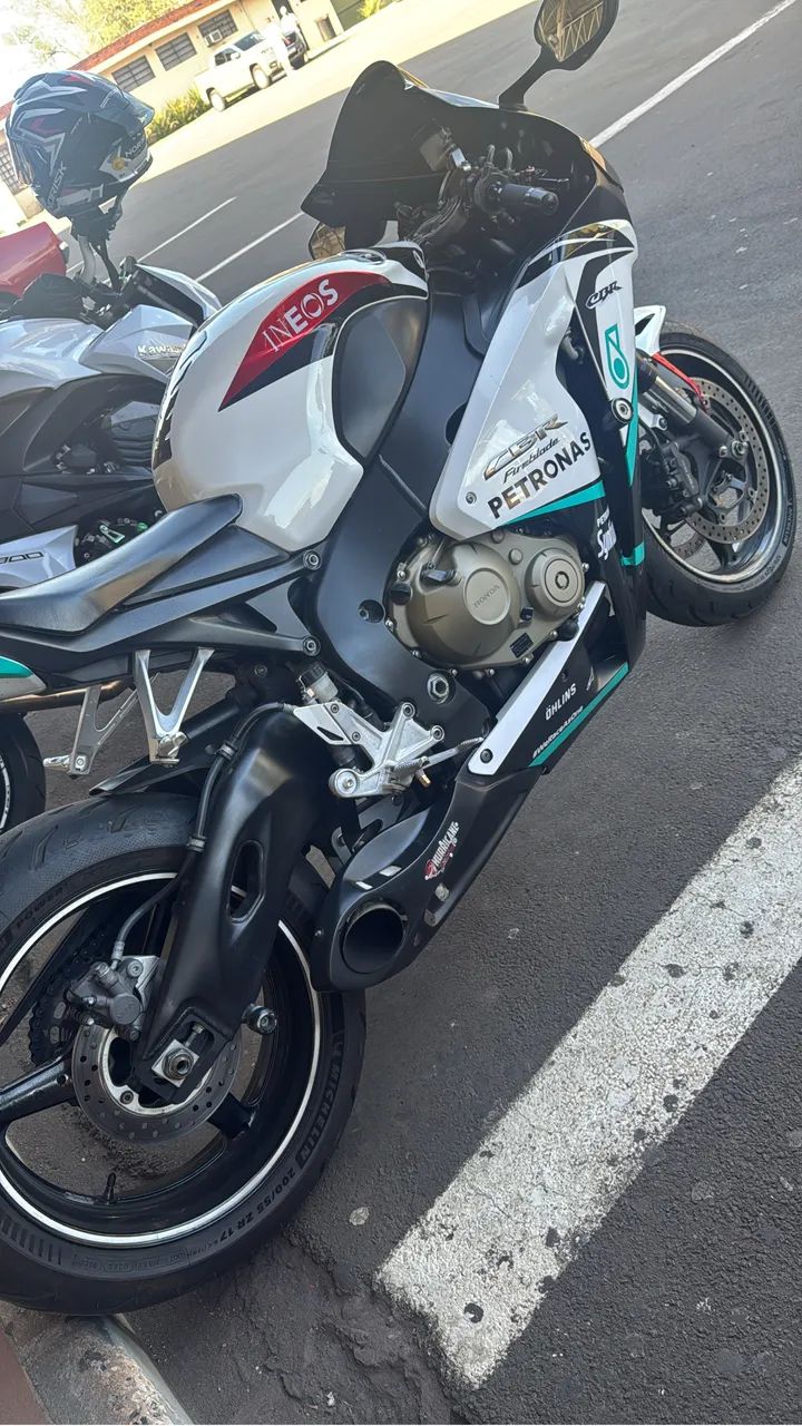 Cbr 1000RR Fireblade  - Foto 2