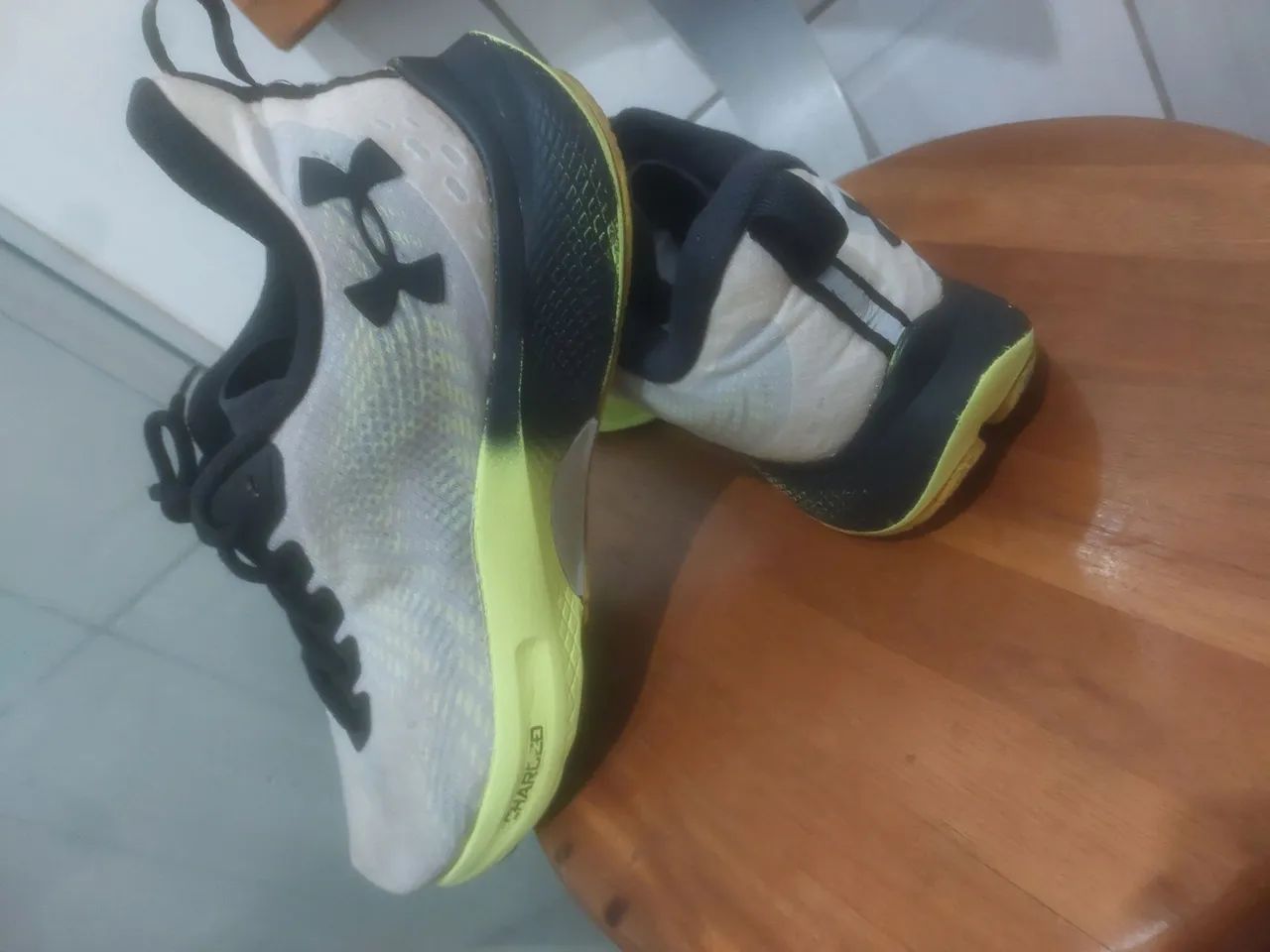 Tênis Under Armour Charged Pulse SE Cinza - Foto 5