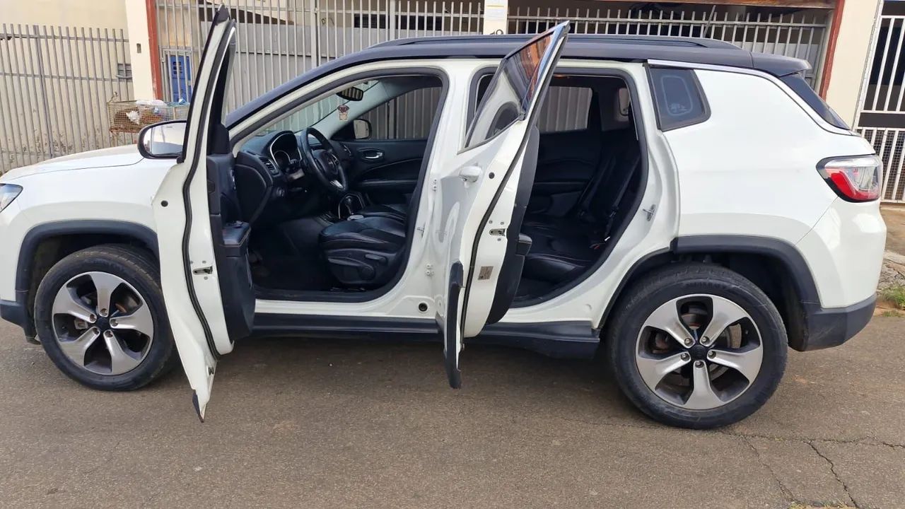 Jeep Compass Longitude 2.0 4X2 Flex 16V Aut. 2017 - Foto 4