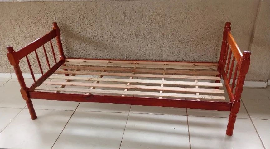 Cama solteiro madeira eucalipto (bom estado) - Foto 2
