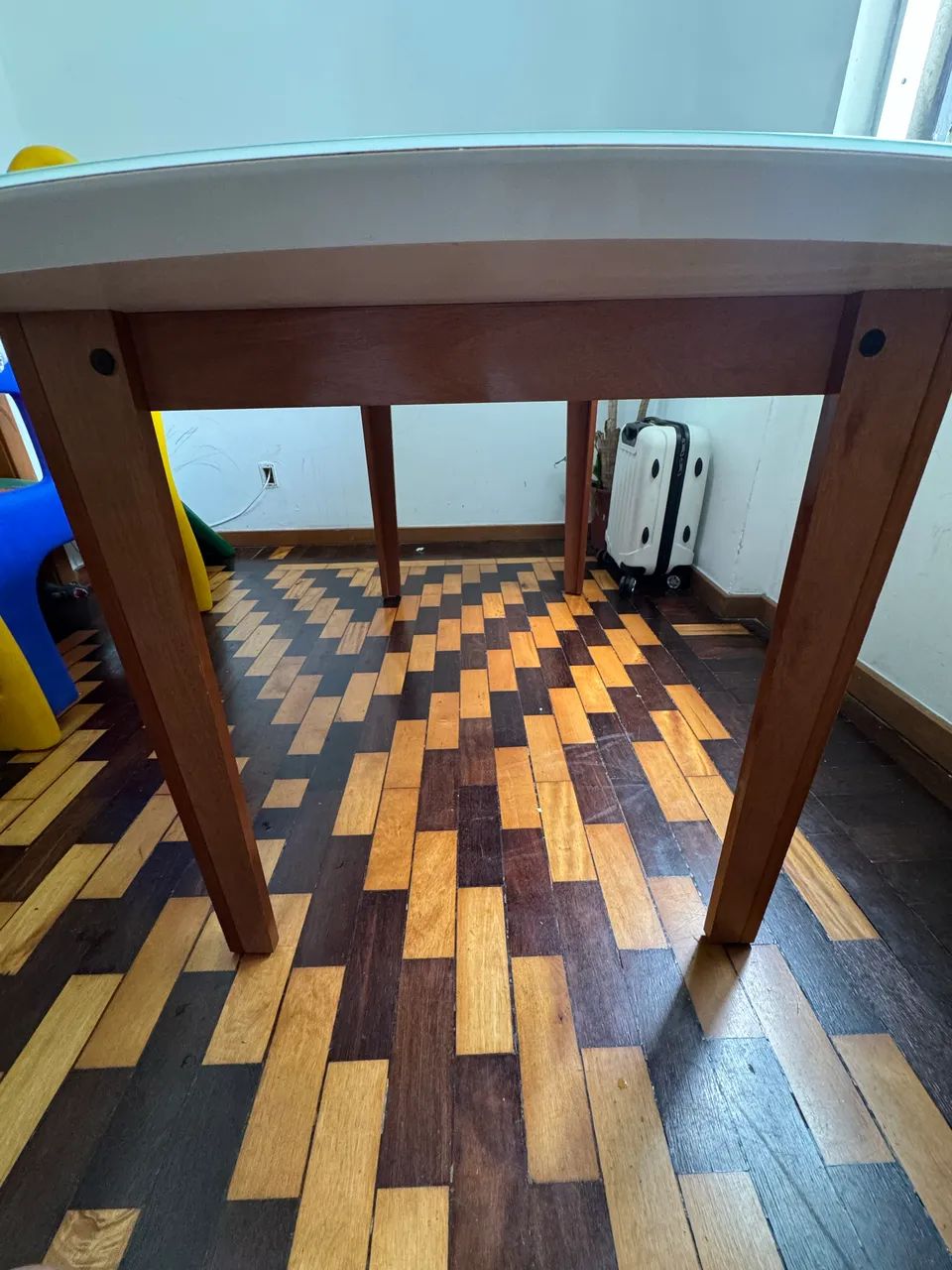MESA COM TAMPO DE VIDRO  - Foto 3