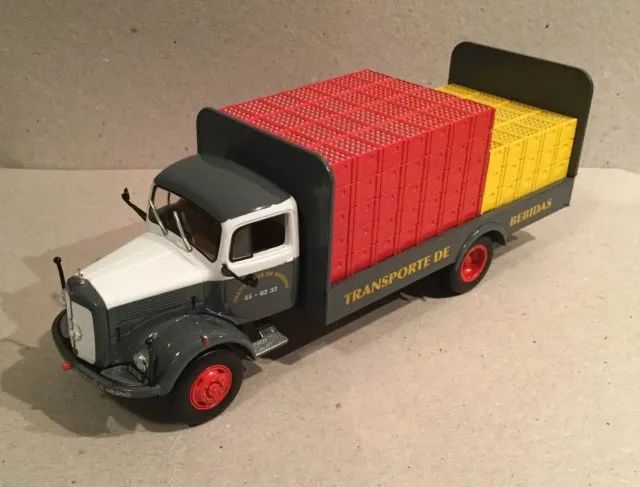 Miniatura em escala 1/43 - Foto 2