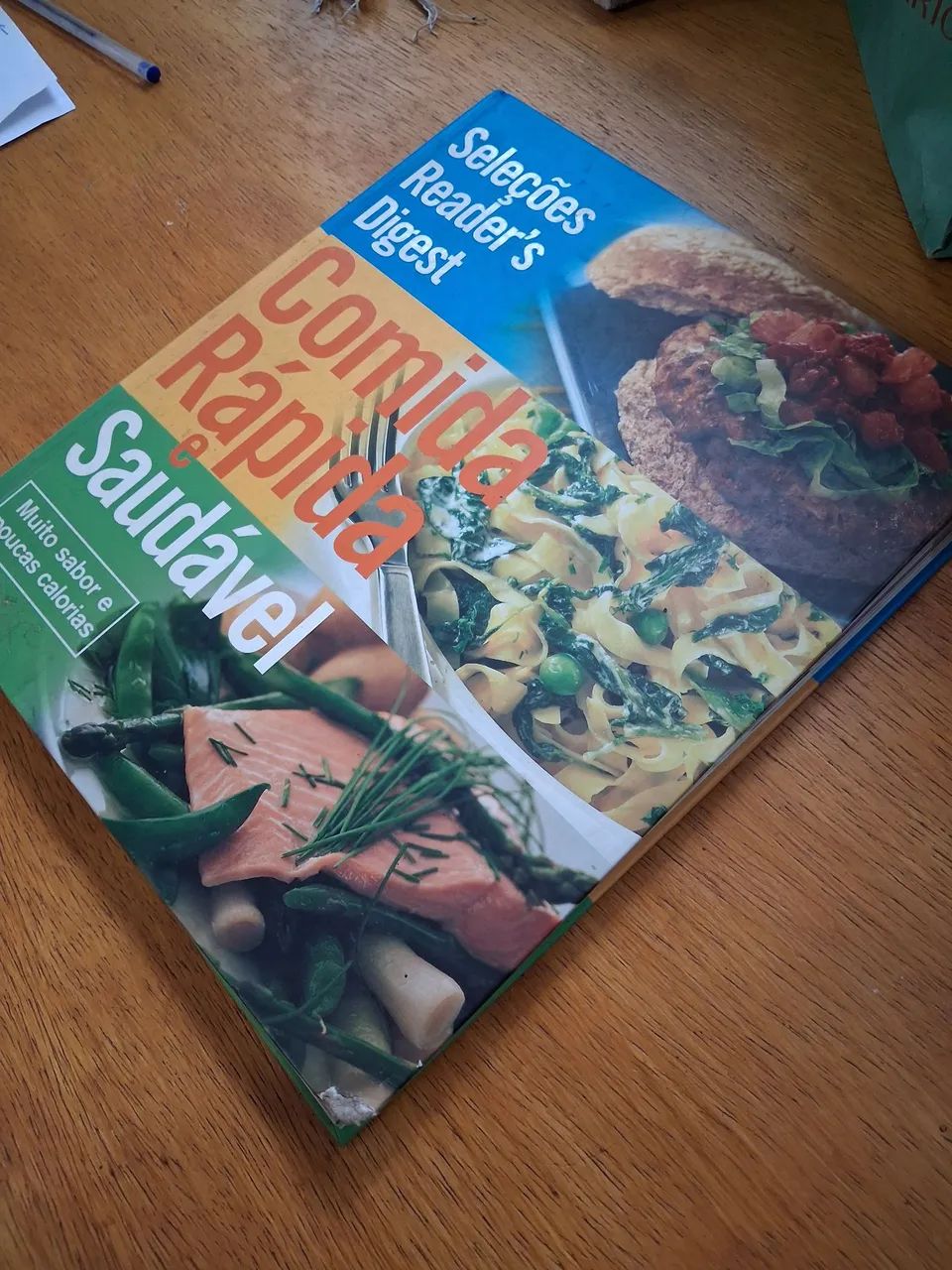 Livro Comidas Rápidas e Saudáveis 