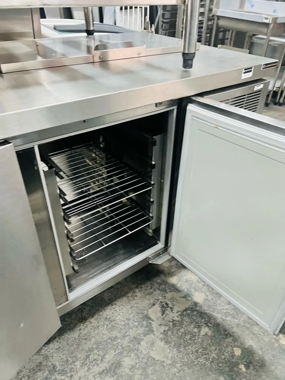 Balcão refrigerado c/Condimentadora Macom 03 portas  - Foto 3