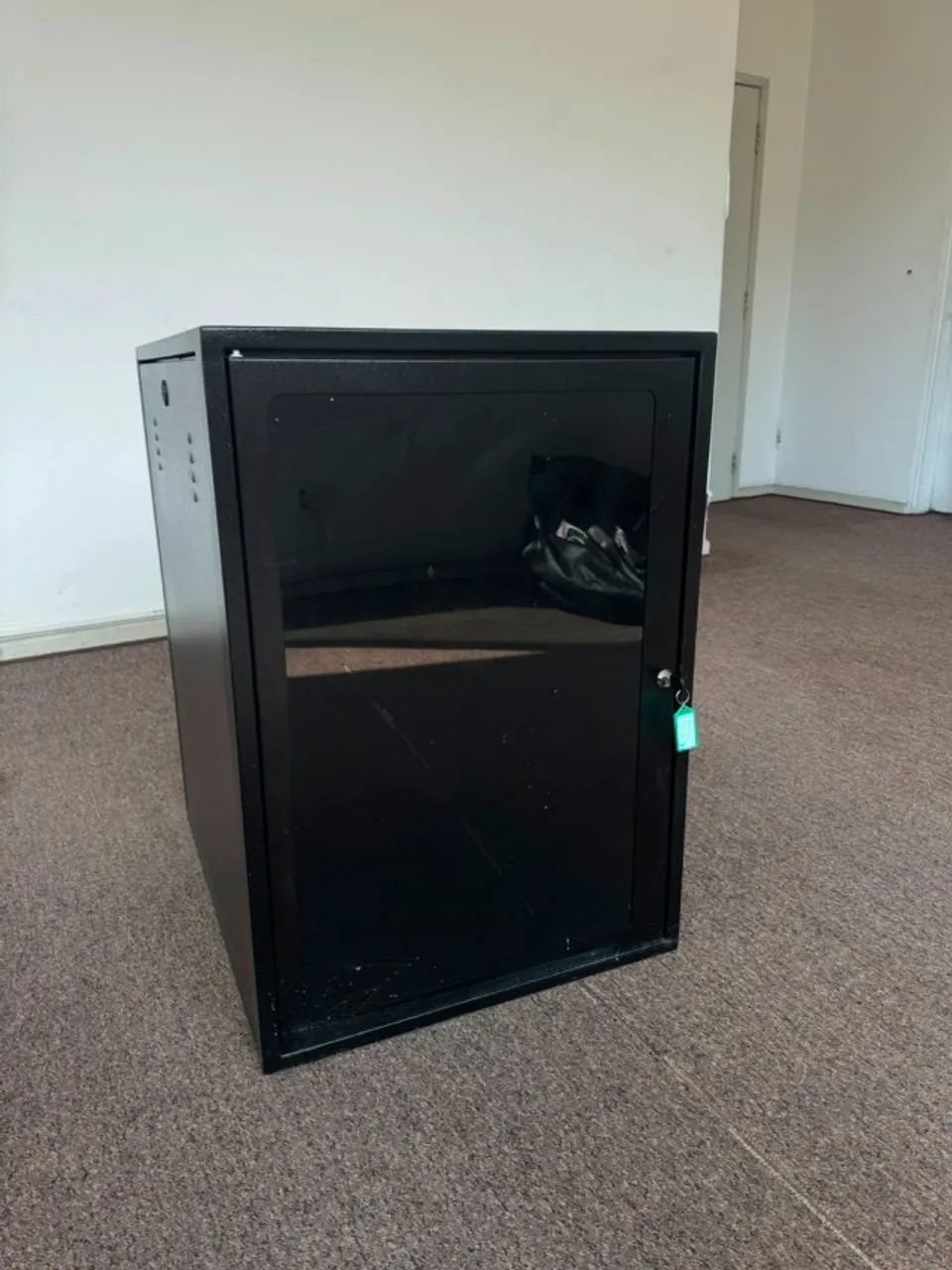 Mini Rack Desmontável Parede 16U Padrão 19" Para Redes E CFTV