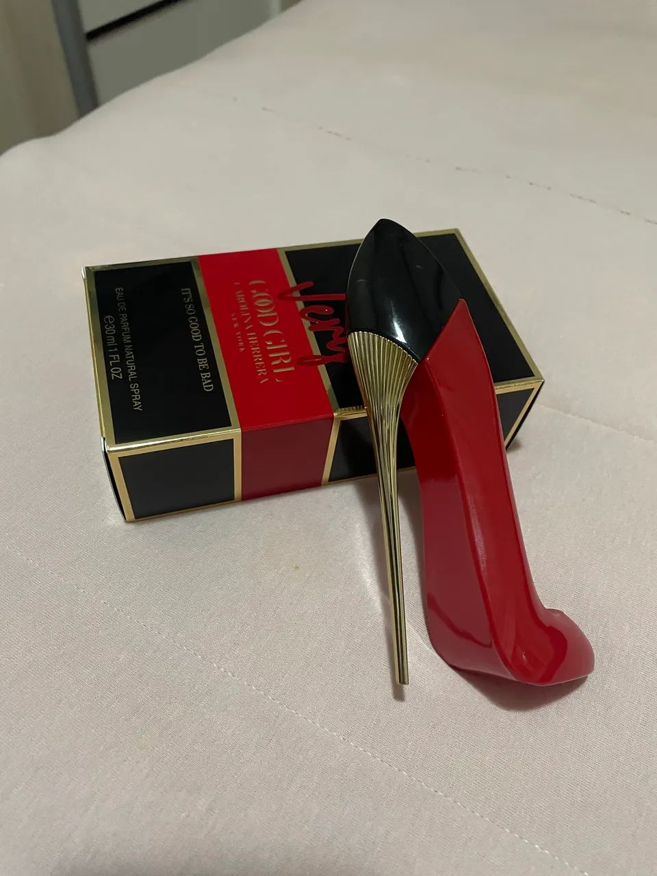 Perfume Very Good Girl - Carolina Herrera (30ml) EDP - Foto 2