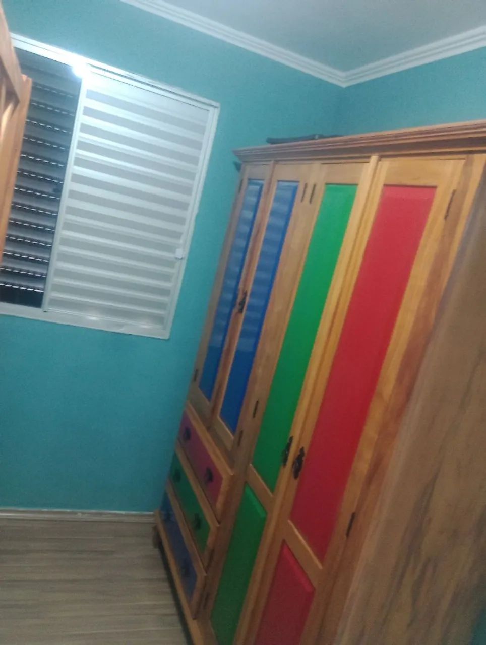 Vendo Guarda Roupa de Madeira NOVO