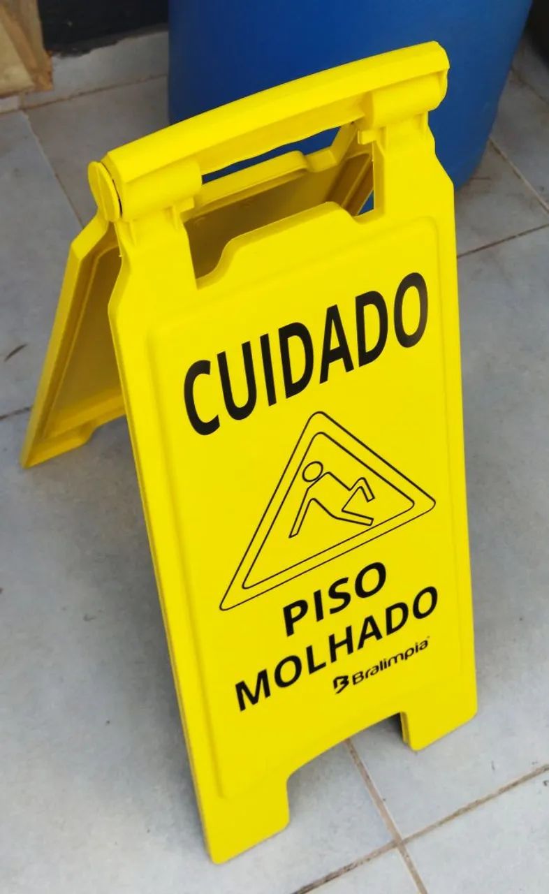 Cavalete PISO MOLHADO