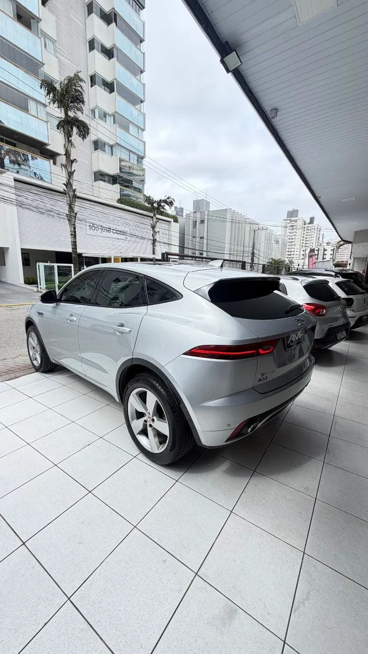 Jaguar E-Pace R-dynamic SE 2.0 AWD 250cv Aut. 2019 - Foto 4