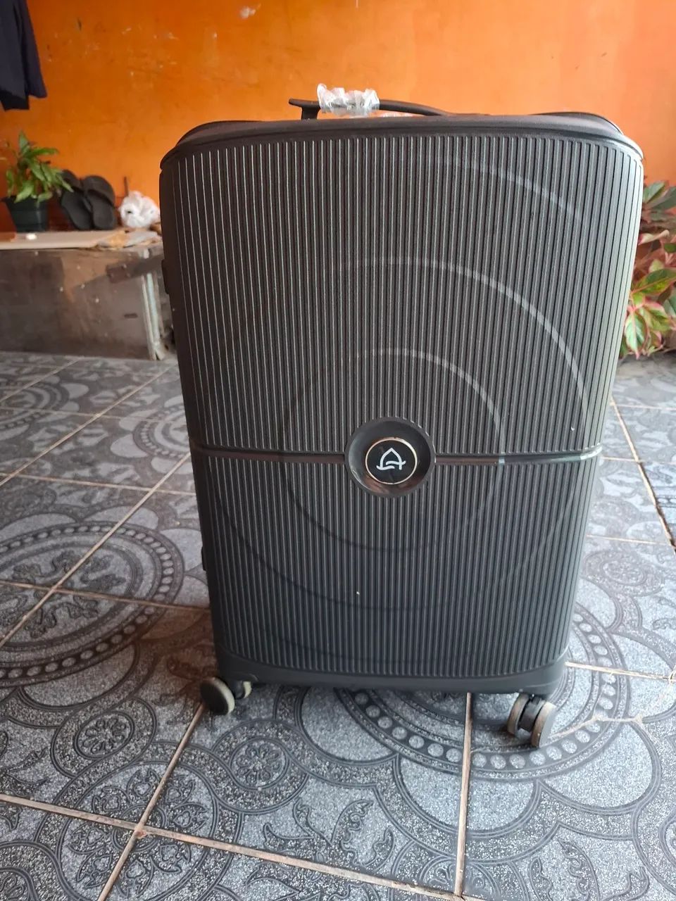 MALA DE VIAGEM 32 KG PEQUENO DEFEITO