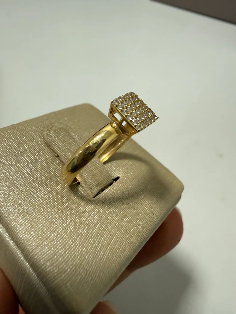 Anel ouro 18k com pedras em zircônias  - Foto 5