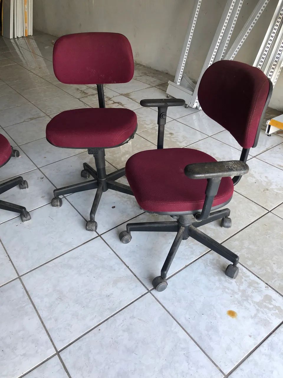 Cadeiras estofadas giratória  - Foto 4