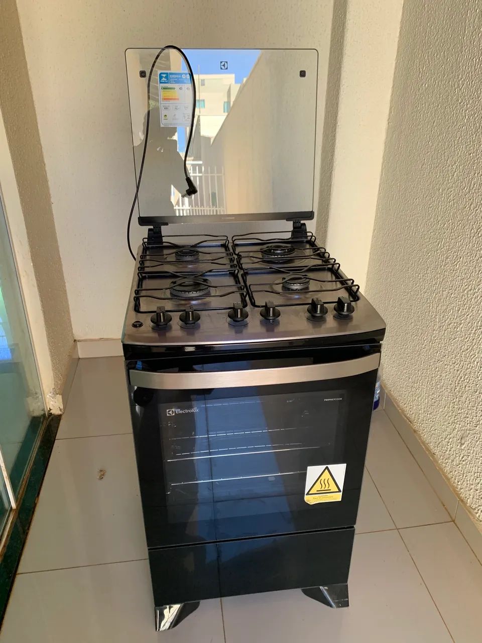 Fogão Eletrolux 4 bocas usado 2 vezes