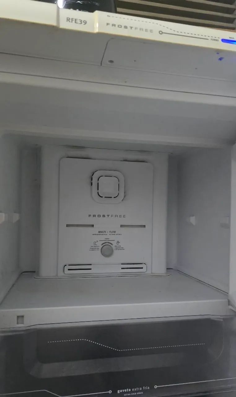 Geladeira Electrolux rfe39 322L frost free - Foto 3
