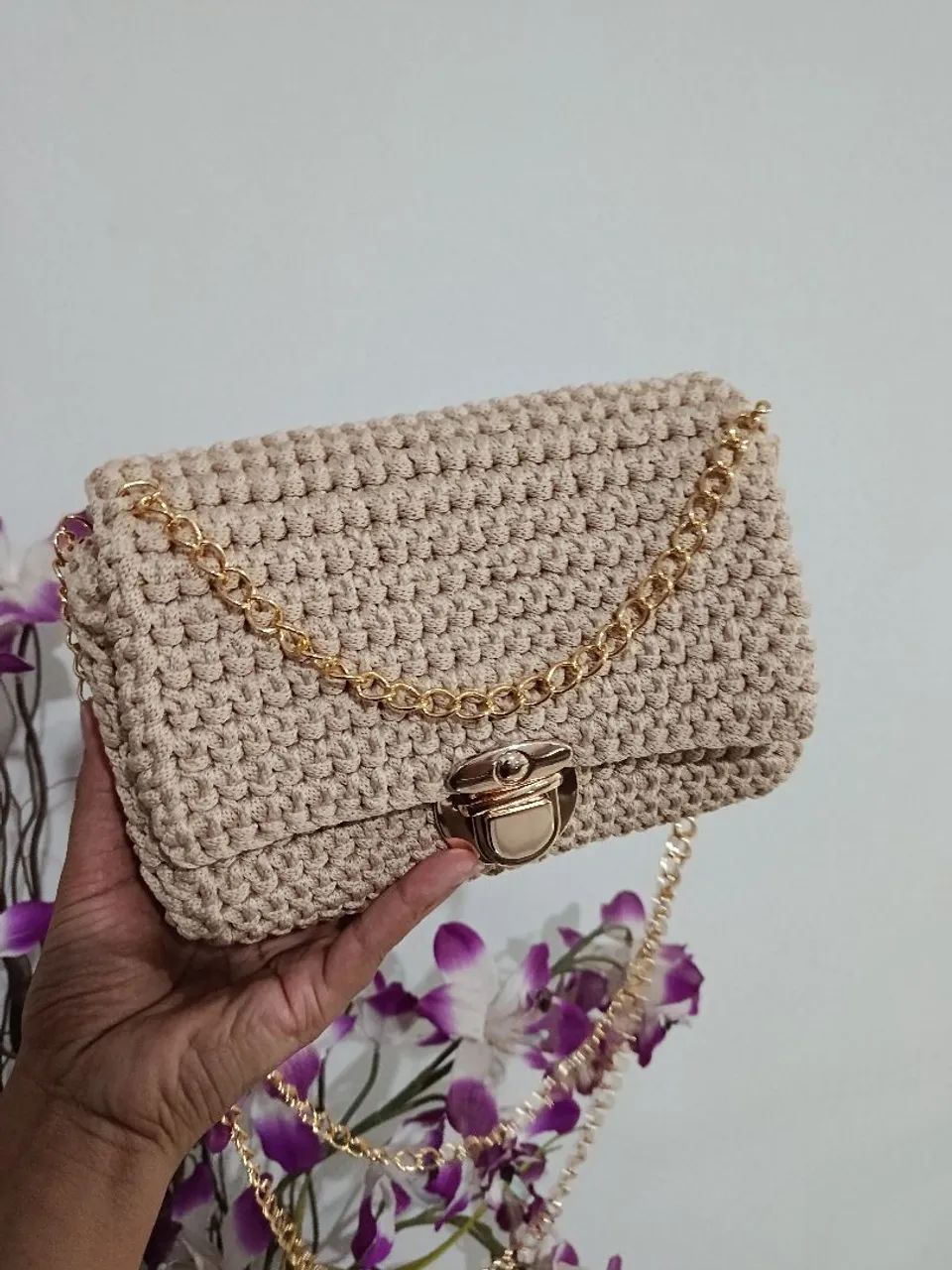 Bolsa de crochê bege elegante 