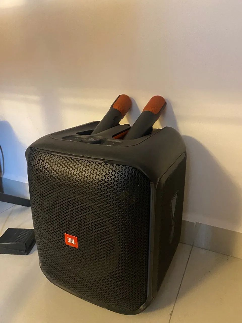 Caixa de som JBL 2 com microfones - Foto 3