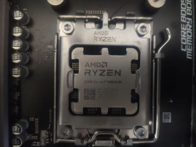 AMD Ryzen 7 7800X3D