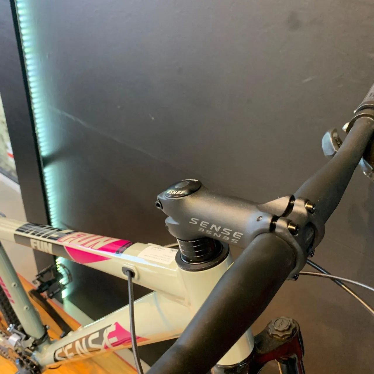 Bicicleta feminina freios hidráulicos  - Foto 3
