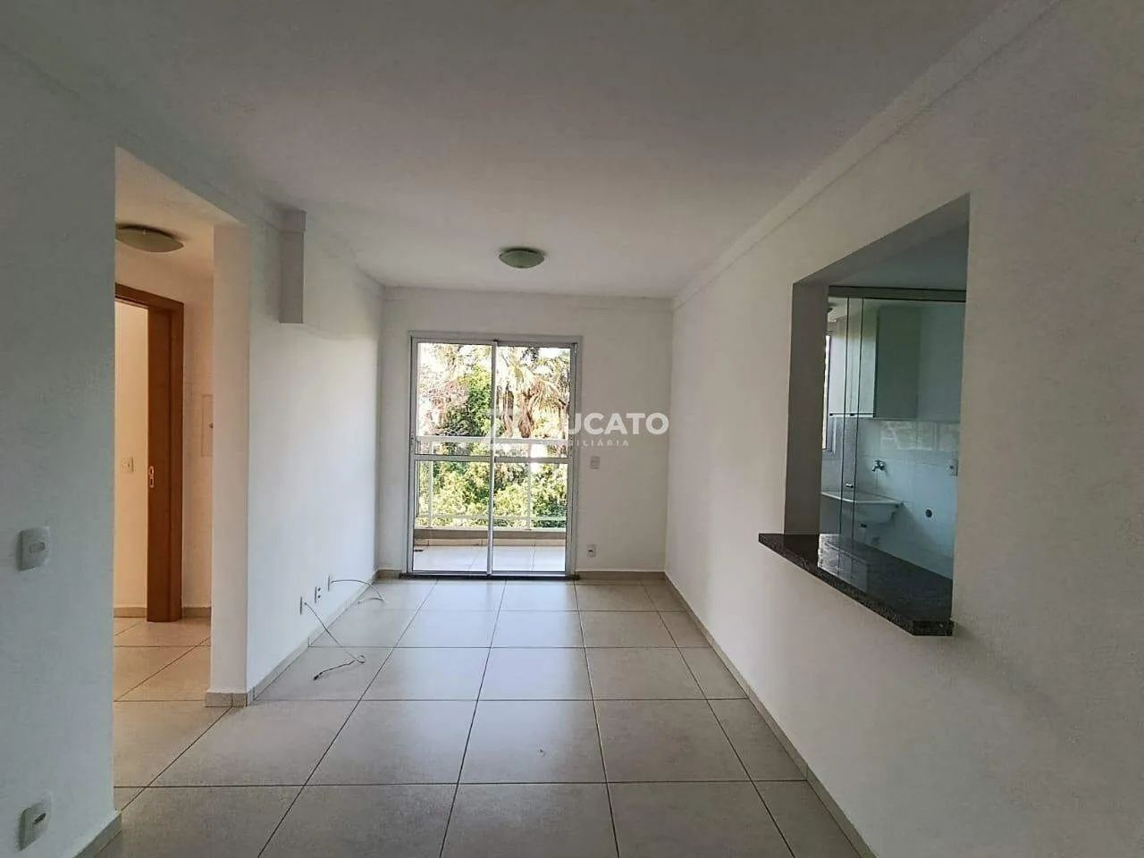 Apartamento com 2 dormitórios para alugar, 61 m² - Parque do Mirante - Uberaba/MG