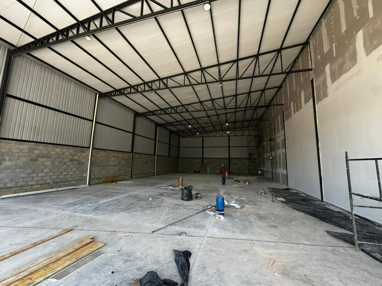 ALUGA-SE GALPÃO COMERCIAL 450M2 | GUARÁ 2 - BRASÍLIA/DF - Foto 2