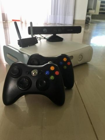 Xbox 360 + 2 controles + Kinect + destravado - Foto 2