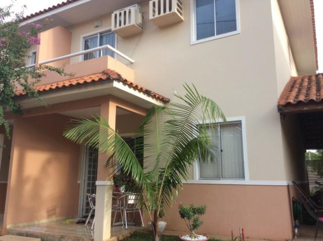 Condomínio Horizontal Villa Di Capri - Sobrado em ótima localização