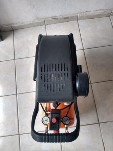 Vende-se um compressor Intech Machine1.5HP,e um aspirador de Pó e Água Wap GTW - Foto 6