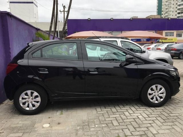 Onix Hatch LT 1.0 8V Flexpower 5p - Foto 5
