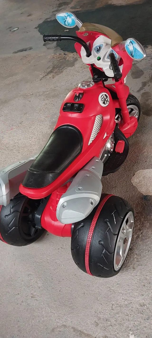 Moto Triciclo Infantil Elétrico Bandeirante Câmbio Frente e Ré Bateria 6V  até 25kg CB600
