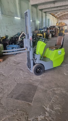 Empilhadeira Elétrica Nova - 1810 - Foto 3