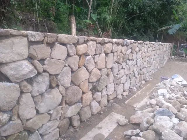 Muros em pedra  - Foto 4