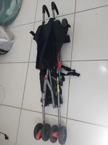 Carrinho leve de passeio, super prático de levar em qualquer lugar - Foto 3
